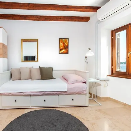 Revera Guest house 3*