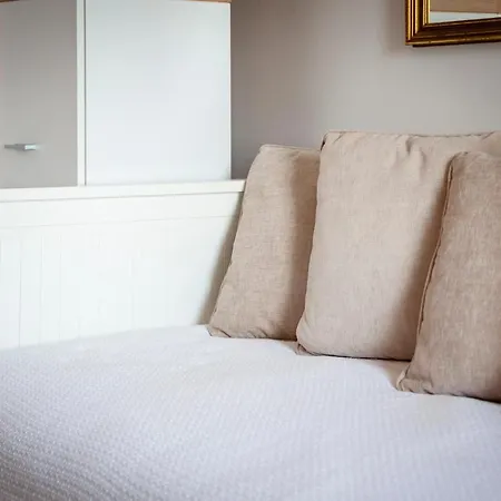 Revera Guest house