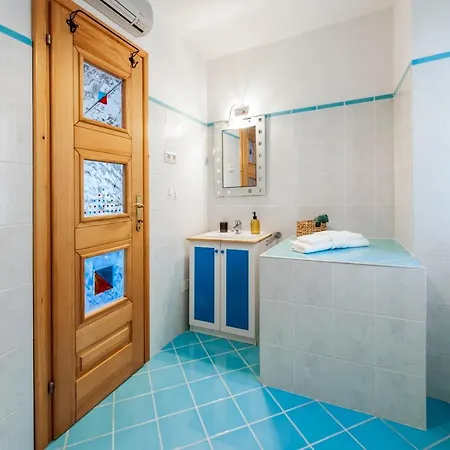 Revera Guest house